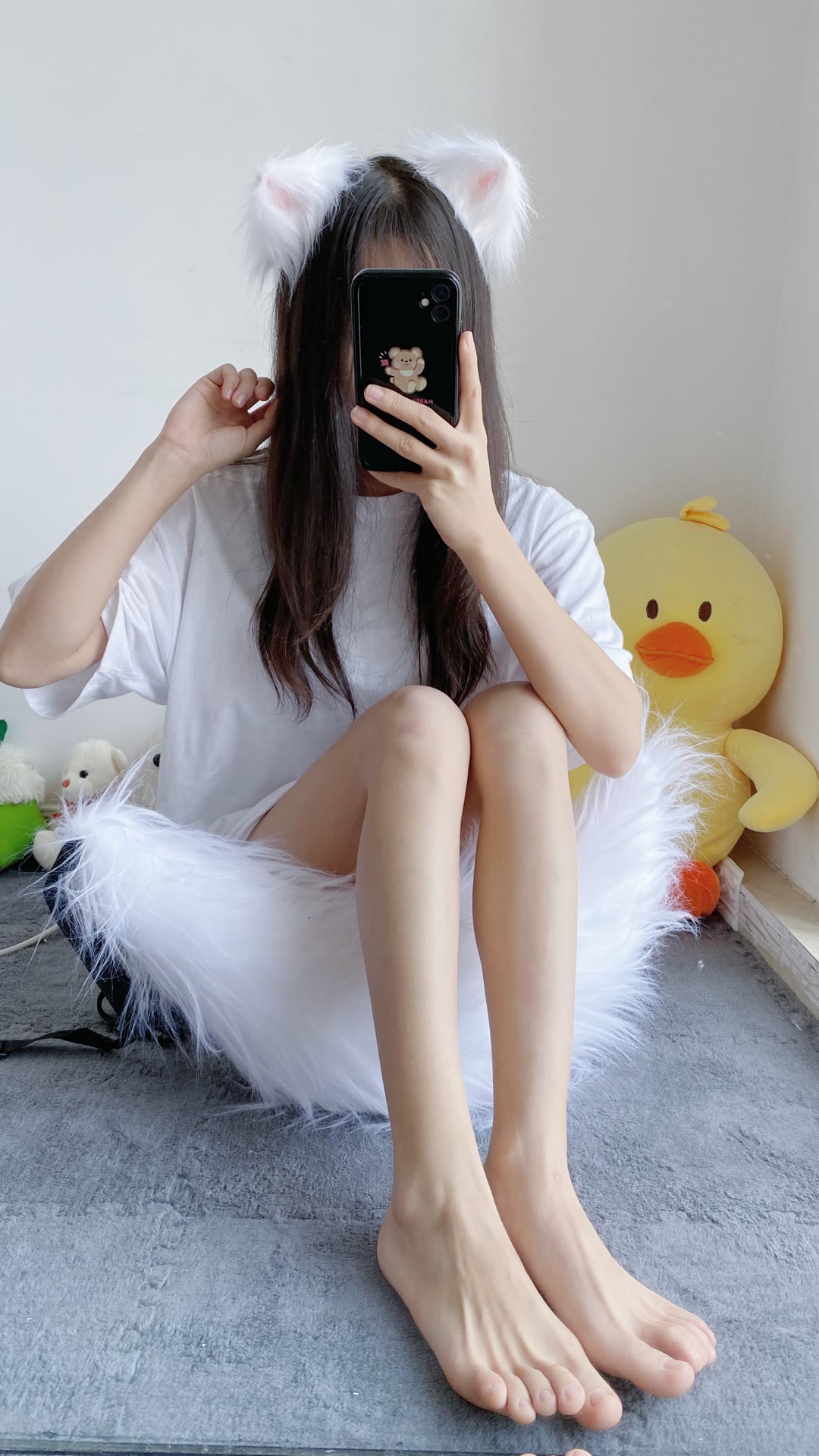 坐在毛毛上的肉丝玉足超嫩小姐姐-无忧智云