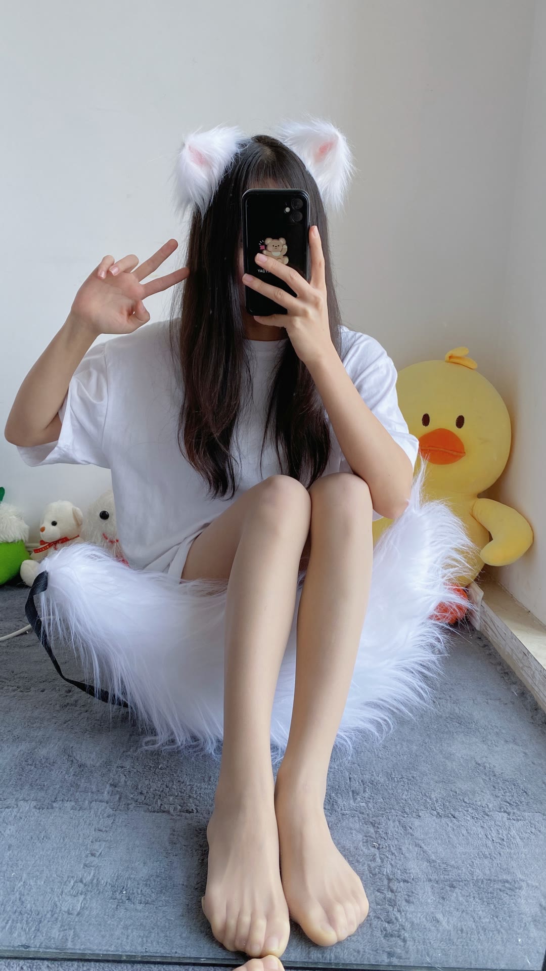 坐在毛毛上的肉丝玉足超嫩小姐姐-无忧智云