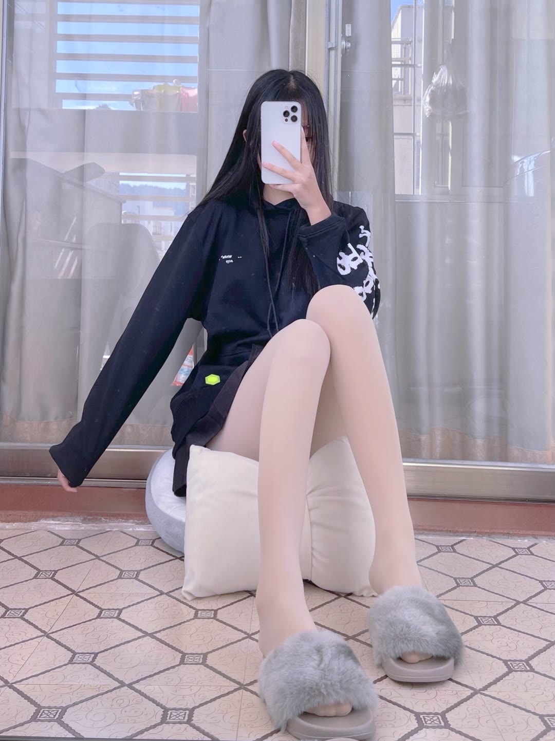敲可爱的肉丝长头发短裙小姐姐美图-无忧智云