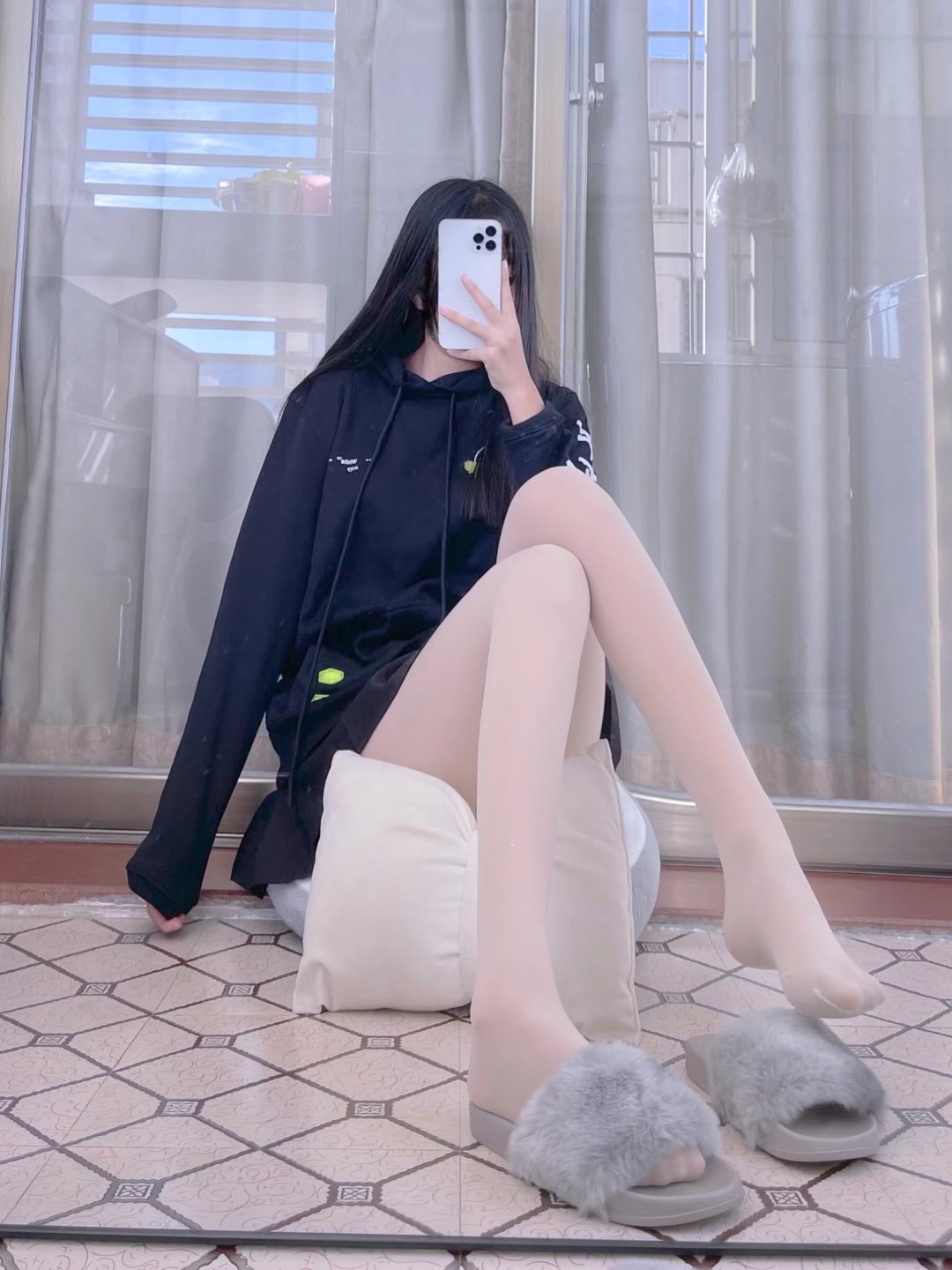 敲可爱的肉丝长头发短裙小姐姐美图-无忧智云